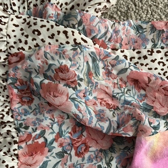 Women’s Gigio Plus Tiedye Top with animal print sleeves - Picture 8 of 9